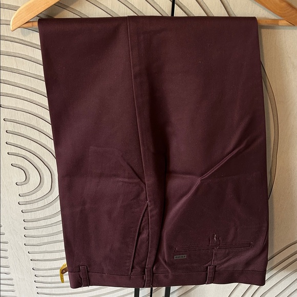 Izod Men's Chinos - Dark Burgundy - Picture 1 of 2